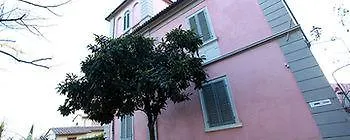 Bed and Breakfast Arianna Lari